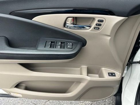 Used 2019 Honda Pilot Touring image 17