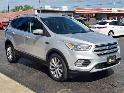 Used 2017 Ford Escape Titanium image 4