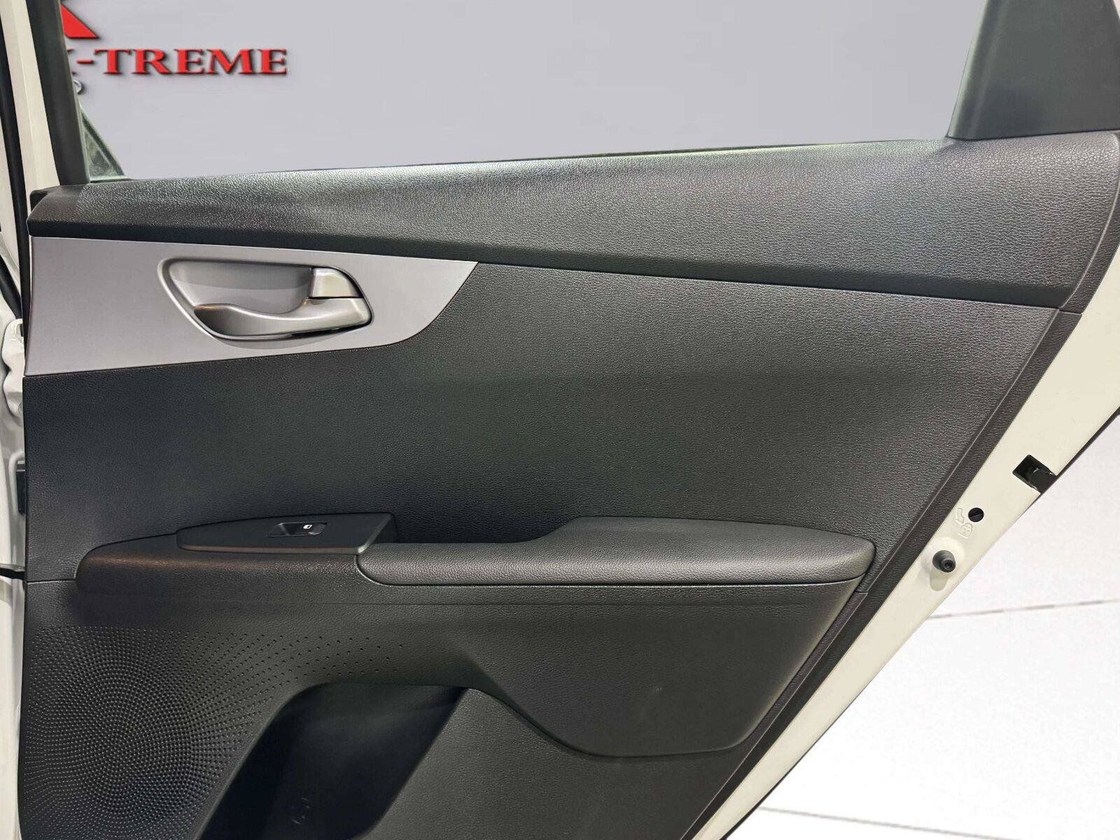 Used 2024 Kia Forte LXS FWD image 33