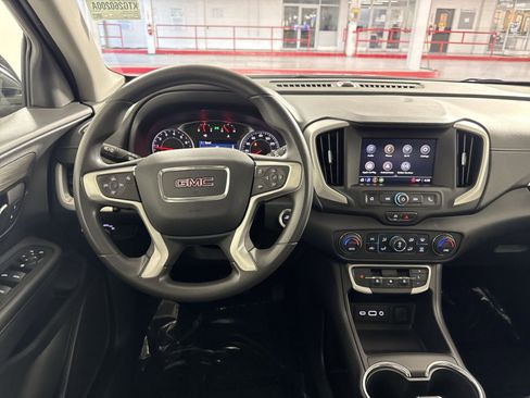 Used 2022 GMC Terrain SLE w/ Driver Convenience Package image 16