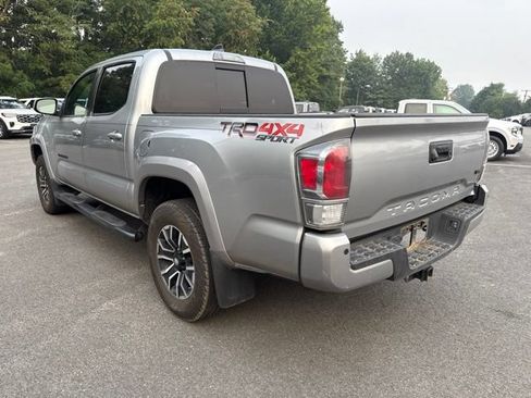 Used 2020 Toyota Tacoma TRD Sport w/ Technology Package AWD/4WD image 3