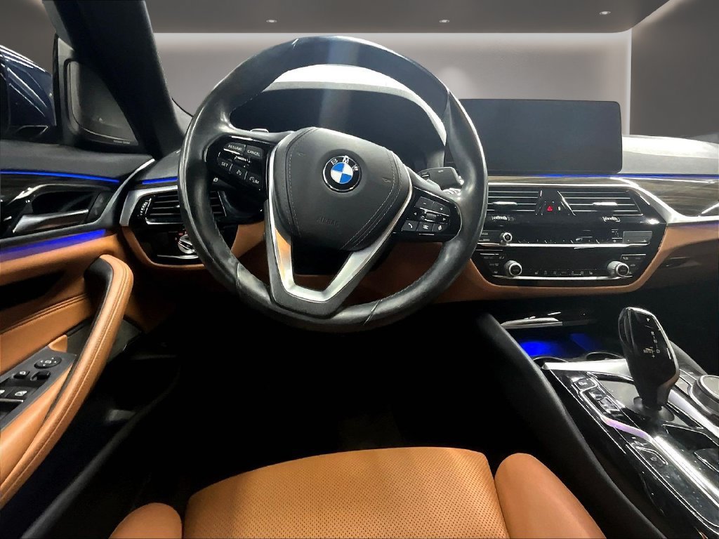 Used 2021 BMW 530i w/ Premium Package RWD image 10