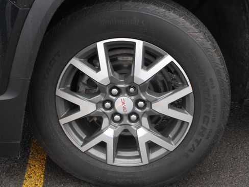 Used 2023 GMC Acadia SLE w/ Driver Convenience Package image 19