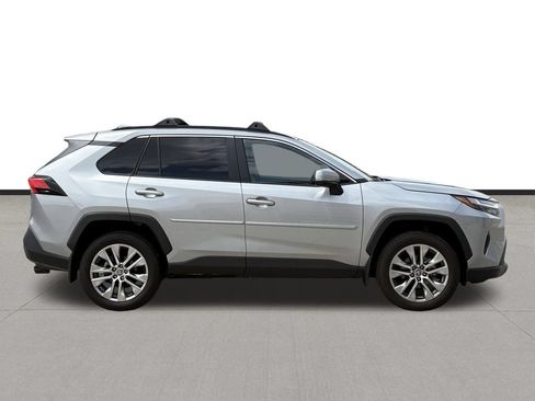 Used 2024 Toyota RAV4 XLE Premium FWD image 4