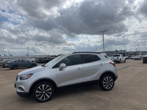 Used 2022 Buick Encore Preferred image 10