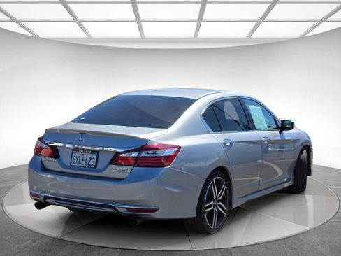 Certified 2017 Honda Accord Sport Special Edition image 3