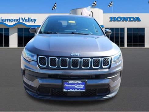 Used 2023 Jeep Compass Sport image 2