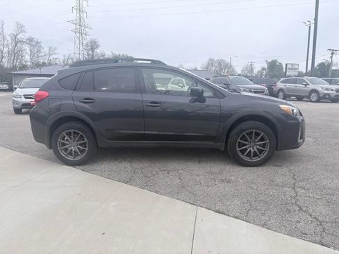 Used 2016 Subaru Crosstrek 2.0i Premium AWD/4WD image 5