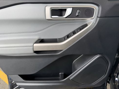 Used 2022 Ford Explorer XLT w/ Equipment Group 202A image 22