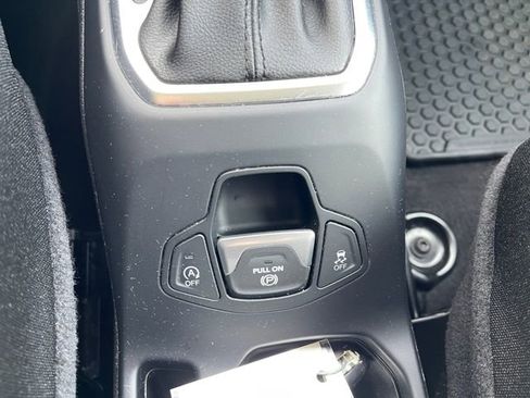 Used 2023 Jeep Renegade Latitude image 20