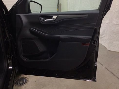 New 2026 Ford Escape SE w/ Class II Trailer Tow Package FWD image 38