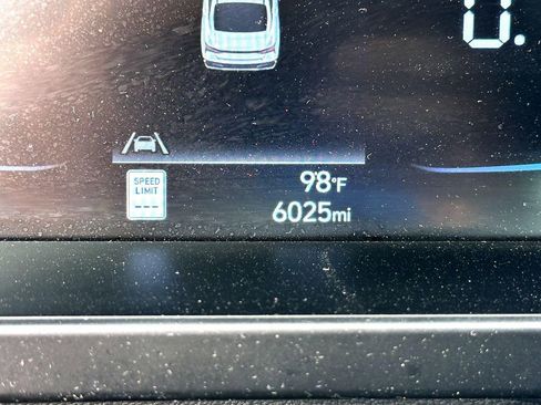 Used 2025 Hyundai Elantra Sport image 21