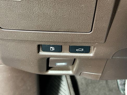 Used 2019 Lexus ES 350 w/ Premium Package image 10