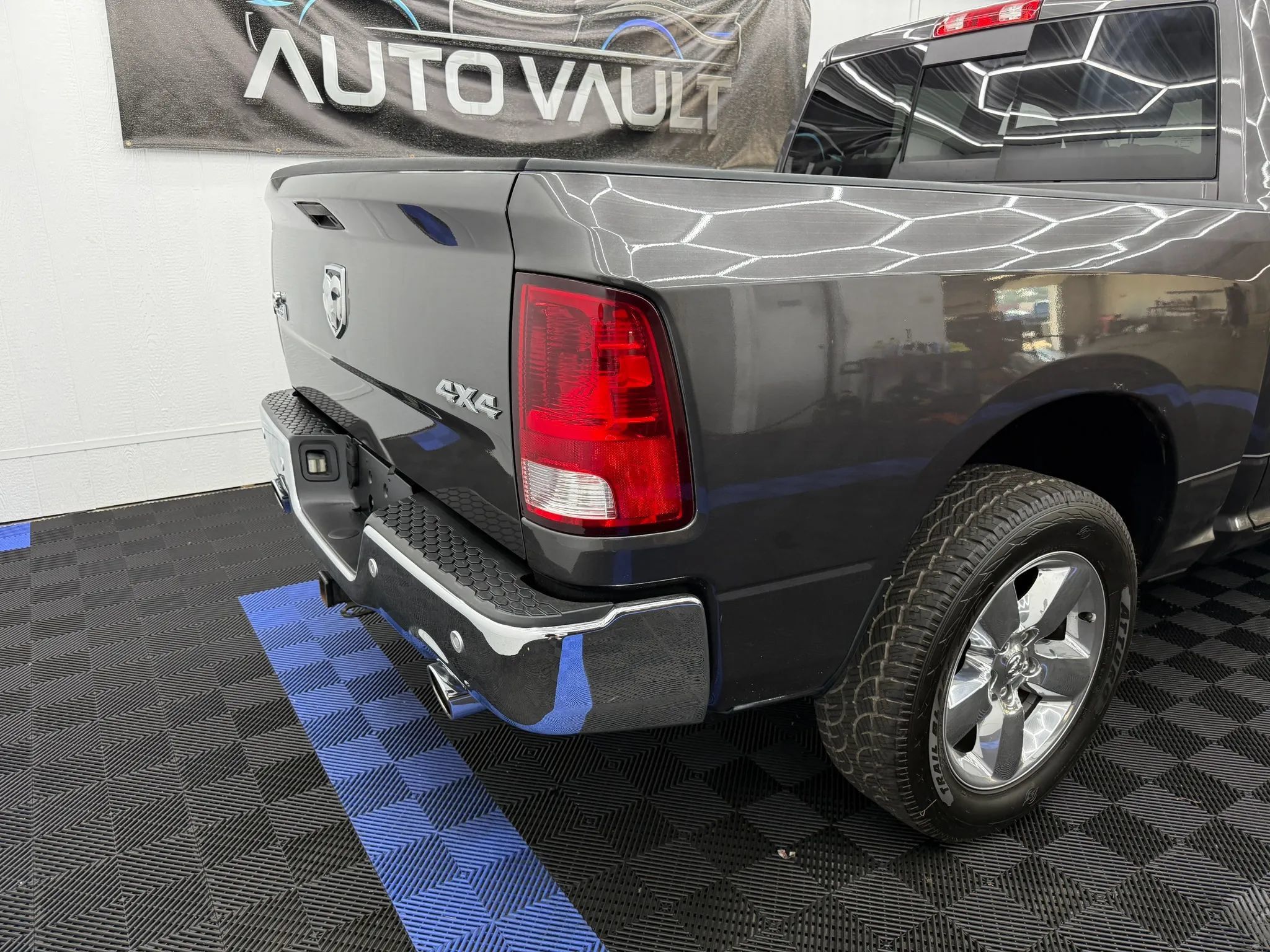 Used 2017 RAM 1500 Big Horn AWD/4WD image 3