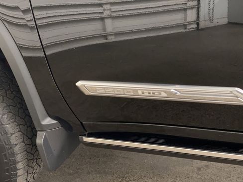 Used 2024 Chevrolet Silverado 2500 High Country w/ High Country Premium Package image 10