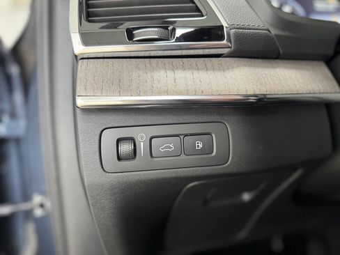 Used 2022 Volvo XC90 T8 Inscription w/ Advanced Package image 21