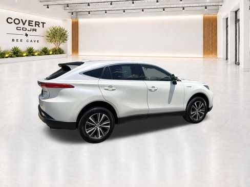 Used 2021 Toyota Venza LE AWD/4WD image 13
