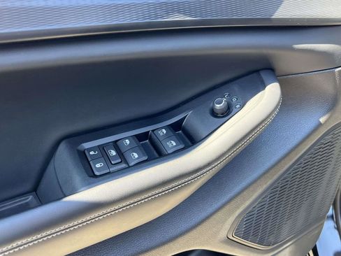 Used 2025 Jeep Grand Cherokee Laredo X image 20