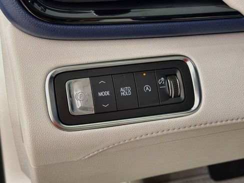 Used 2026 Buick Enclave Avenir w/ Super Cruise Package FWD image 12