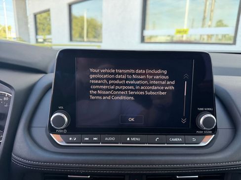 Used 2025 Nissan Rogue SV FWD image 20