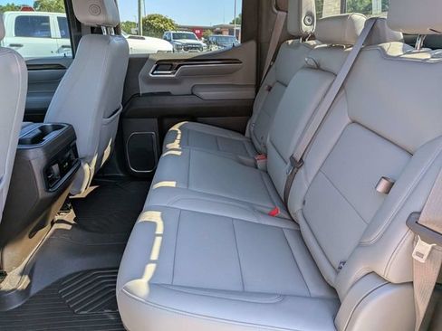 Used 2024 Chevrolet Silverado 1500 LT Trail Boss w/ Convenience Package II AWD/4WD image 14