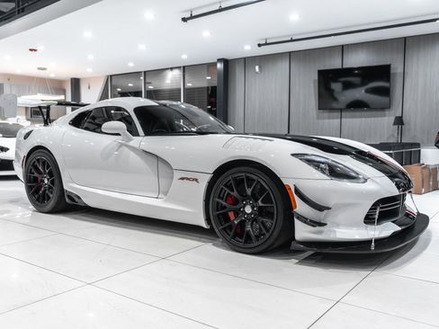 Used 2016 Dodge Viper ACR w/ Extreme Aero Package RWD image 6