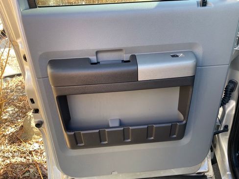 Used 2015 Ford F250 XLT w/ XLT Premium Package image 15