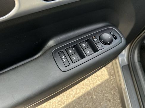 Used 2025 Hyundai Santa Fe SE FWD image 17
