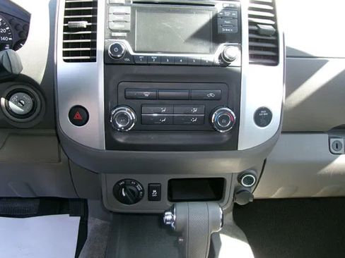 Used 2016 Nissan Frontier SV AWD/4WD image 16