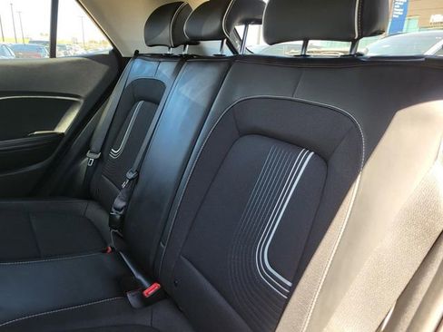 Certified 2024 Hyundai Venue Limited image 12