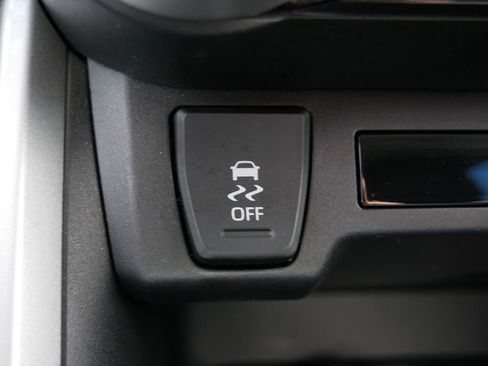 Certified 2025 Toyota RAV4 XLE AWD/4WD image 19