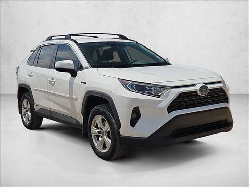 Used 2021 Toyota RAV4 XLE AWD/4WD image 3