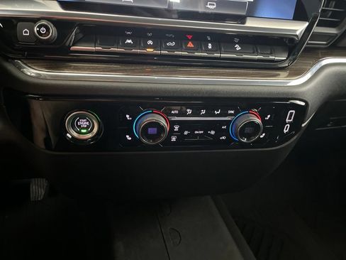 Used 2023 Chevrolet Silverado 1500 LT AWD/4WD image 73