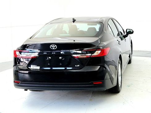 Used 2025 Toyota Camry LE FWD image 5