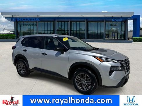Used 2024 Nissan Rogue S FWD image 1