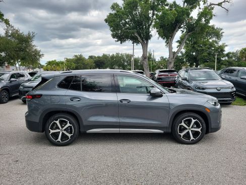 New 2026 Volkswagen Tiguan SE FWD image 3