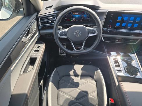 New 2025 Volkswagen Atlas Peak Edition SE AWD/4WD image 13