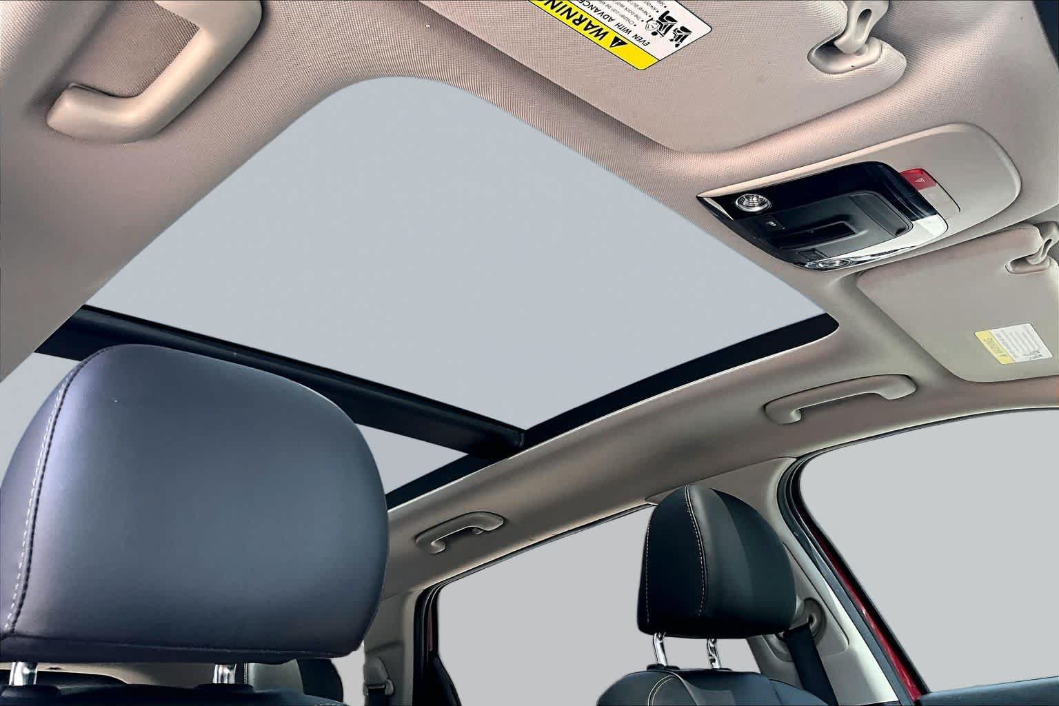 Certified 2023 Kia Sorento SX AWD/4WD image 12