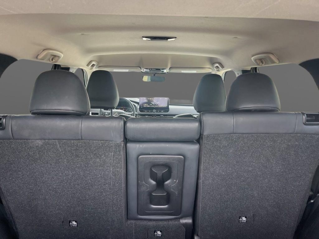 Used 2025 Mitsubishi Outlander SE FWD image 31