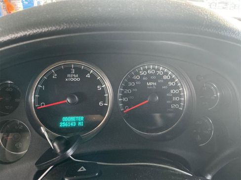 Used 2009 GMC Yukon XL SLT w/ Preferred Package RWD image 11