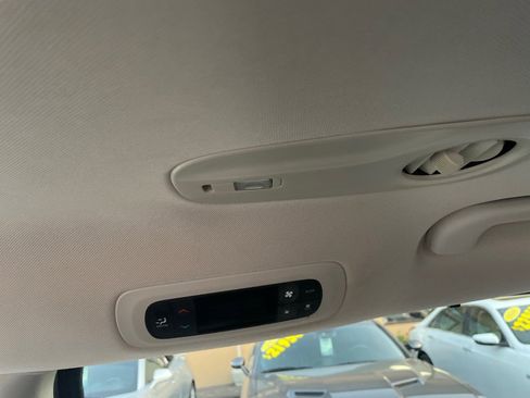 Used 2020 Chrysler Pacifica Touring-L image 19