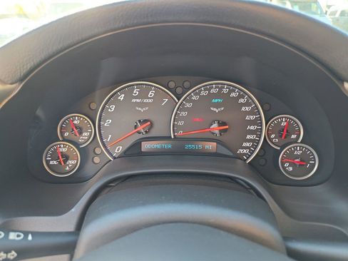 Used 2005 Chevrolet Corvette Coupe w/ Performance Handling Package image 11