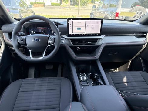 New 2026 Ford Explorer ST-Line w/ ST-Line Street Pack AWD/4WD image 6