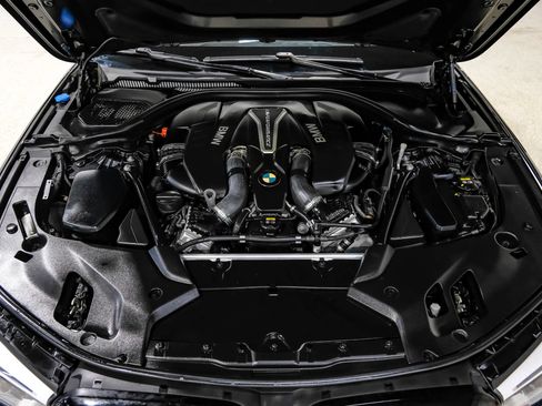 Used 2019 BMW M550i xDrive w/ Premium Package 2 AWD/4WD image 68