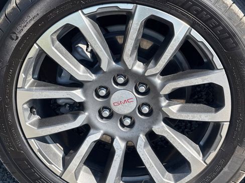 Used 2022 GMC Acadia Denali w/ Denali Ultimate Package AWD/4WD image 48
