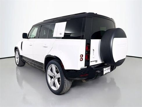 Certified 2023 Land Rover Defender 110 X-Dynamic SE image 7