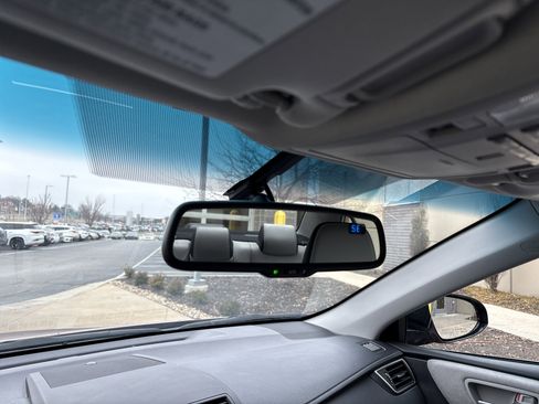 Used 2015 Toyota Camry XSE image 27