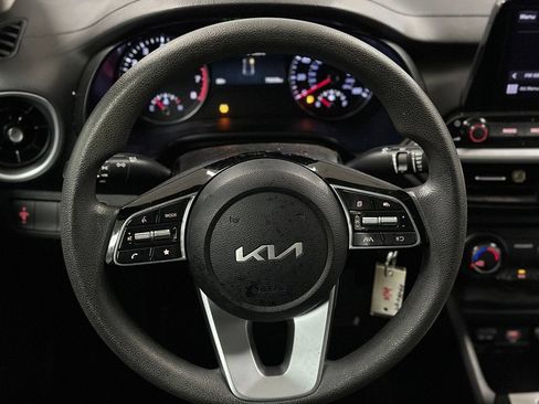 Used 2023 Kia Forte LXS FWD image 4
