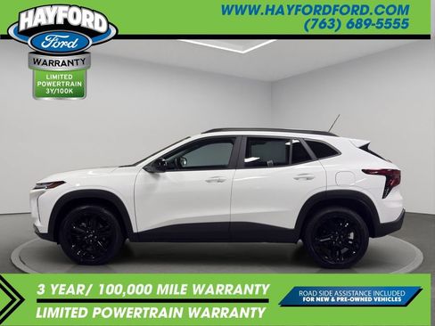 Used 2024 Chevrolet Trax ACTIV w/ Sunroof Package FWD image 2