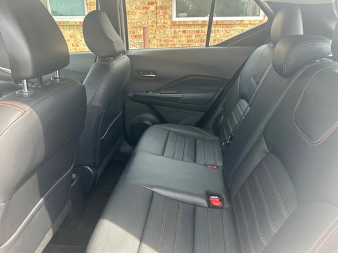 Used 2019 Nissan Kicks SR w/ SR Premium Package FWD image 19